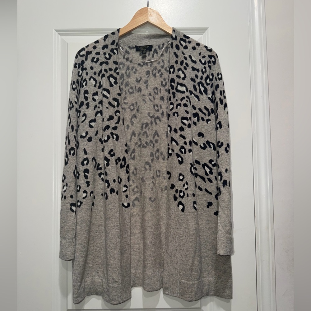 Charter Club Luxury 100% Cashmere Leopard Sweater Cardigan size‎ Medium